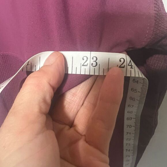 Fabletics Burgundy Maroon Purple Longsleeve Lightweight Hooded Tee Shirt Side Ru - Picture 6 of 7